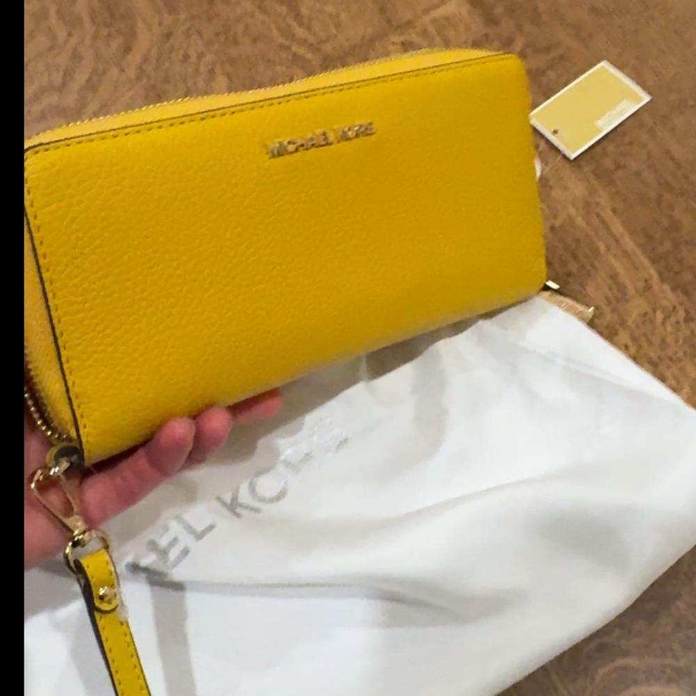 Michael Kors Long Wallet/Wristlet